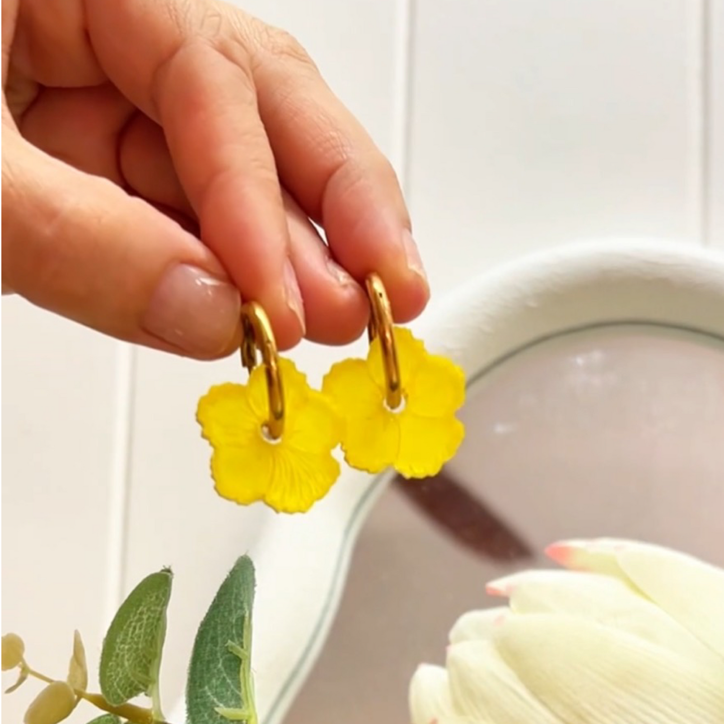 Hibiscus Hoop- Bright