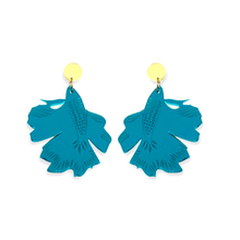 Load image into Gallery viewer, Teal Fleur the Fighting Fish in Mirror