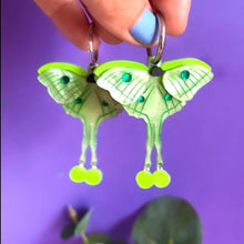 Load image into Gallery viewer, Luna Japanese Moth