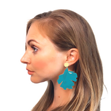 Load image into Gallery viewer, Teal Fleur the Fighting Fish in Mirror