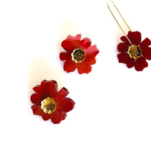 Load image into Gallery viewer, Flower studs red